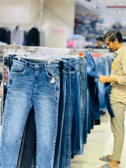 JEANS PANT